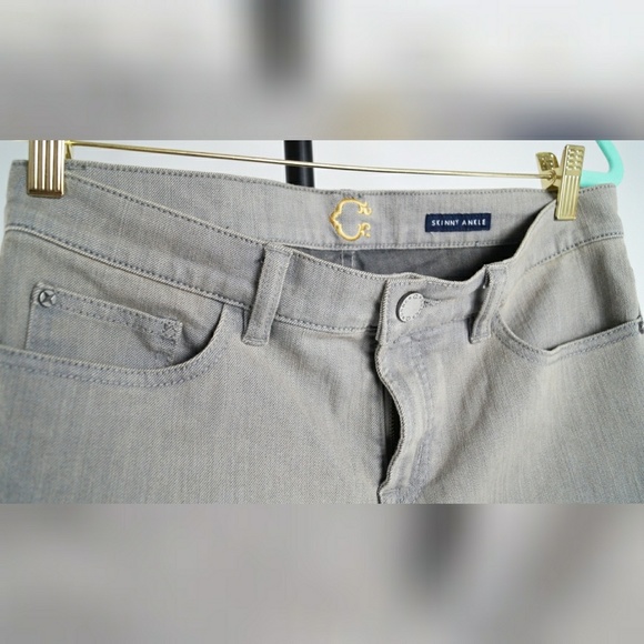 C. Wonder Jeans? - Picture 4 of 7